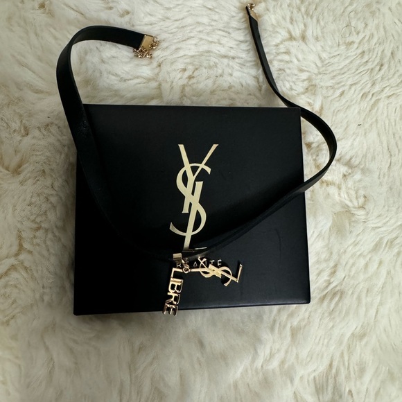 Ladies neck chocker - Picture 2 of 5